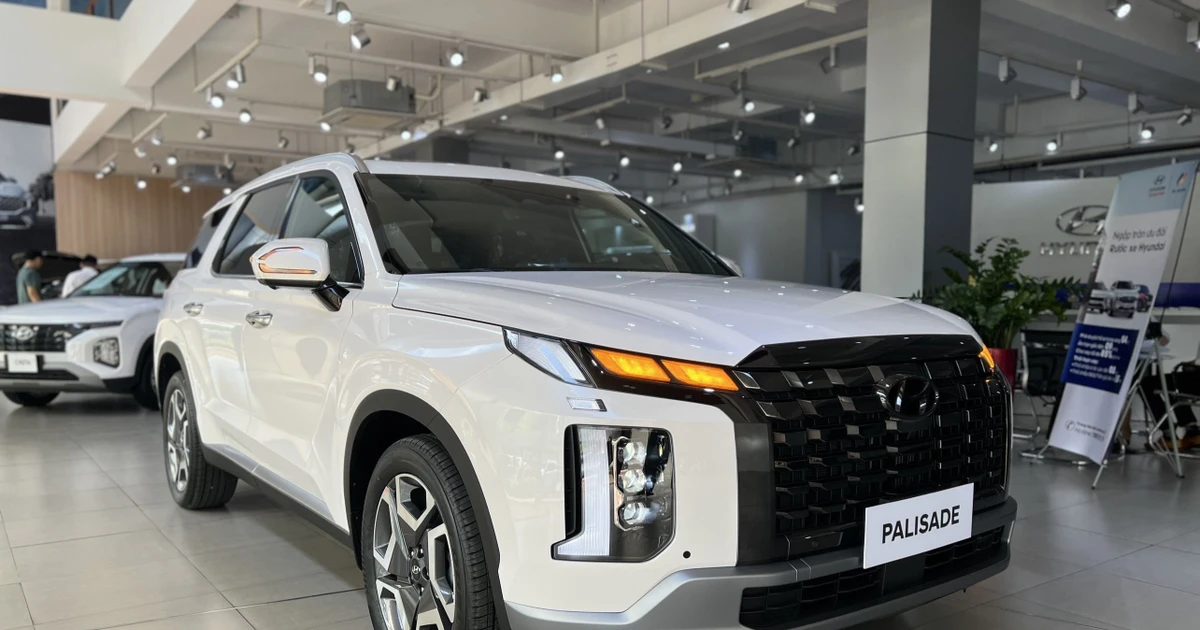 Hyundai Palisade giảm giá mạnh: SUV cỡ E giờ có giá ngang xe hạng D