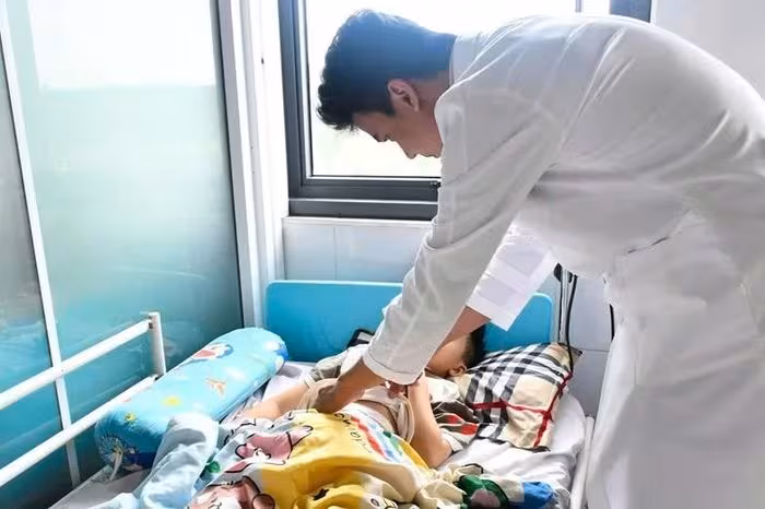 Cứu sống trẻ 7 tuổi bị xoắn ruột hoại tử do túi thừa Meckel hy hữu