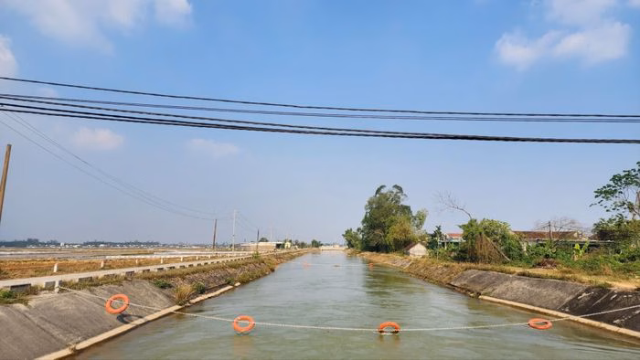 K&ecirc;nh V&aacute;ch Bắc l&agrave; c&ocirc;ng tr&igrave;nh thủy lợi kh&ocirc;ng d&agrave;nh cho bơi lội