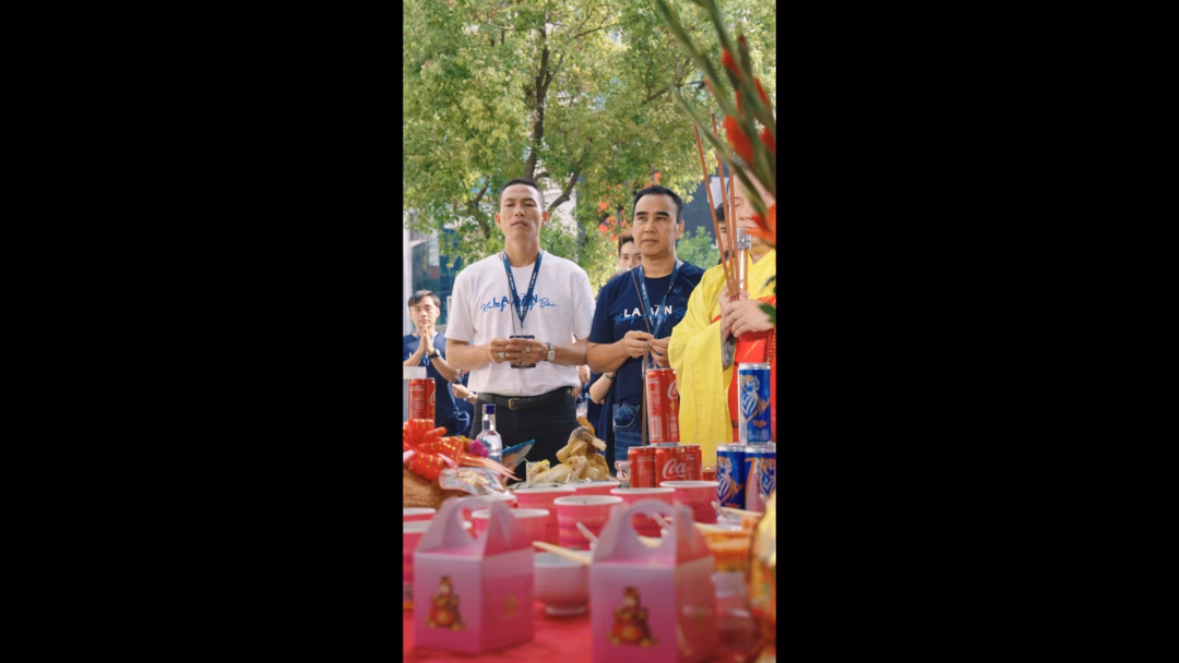 Nghệ sĩ Quyền Linh v&agrave; đạo diễn Qu&aacute;ch Beem