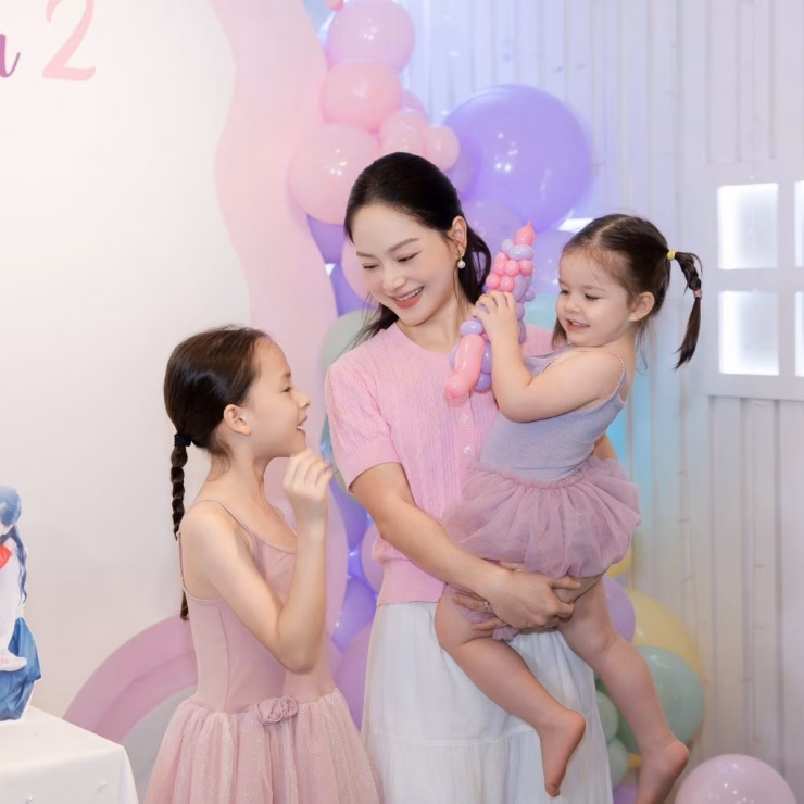 Lan Phương chia sẻ quan điểm nu&ocirc;i dạy con kh&ocirc;ng g&acirc;y &aacute;p lực t&acirc;m l&yacute;