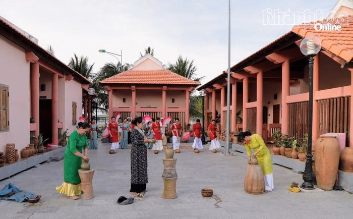 L&agrave;ng gốm B&agrave;u Tr&uacute;c Ninh Phước