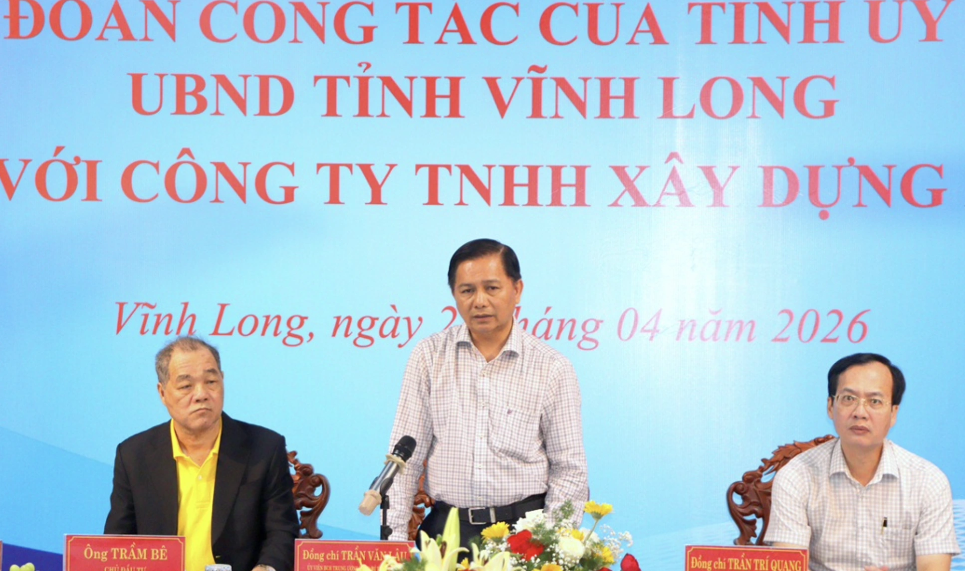 &Ocirc;ng Trầm B&ecirc; l&agrave;m việc với l&atilde;nh đạo tỉnh Vĩnh Long về dự &aacute;n bến tổng hợp Định An