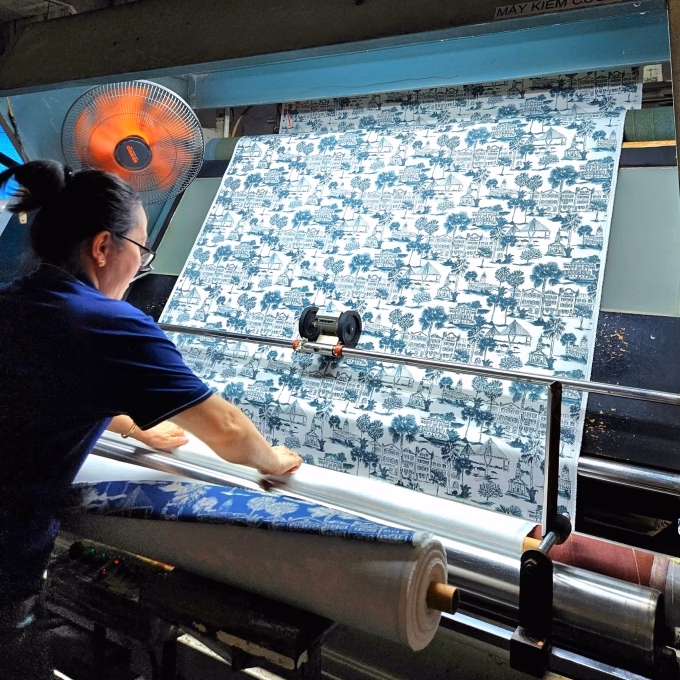 Kỹ thuật vi&ecirc;n vận h&agrave;nh m&aacute;y in digital dệt may