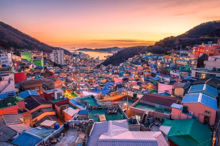 Bài học từ Làng Gamcheon: Tái thiết đô thị từ ký ức và nghệ thuật