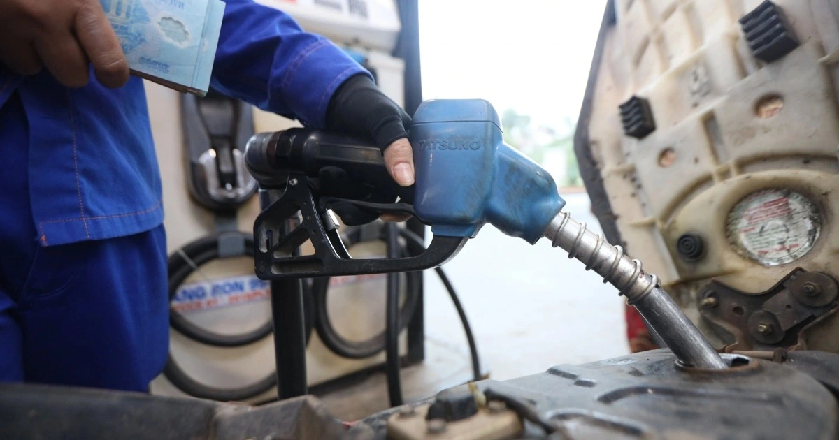 Giá xăng dầu điều chỉnh sớm trước lễ 30/4: Phân tích mặt bằng giá