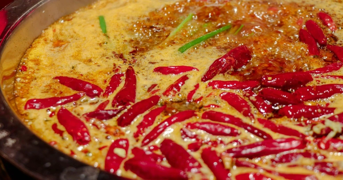 Từ Vỉa Hè Đến Đế Chế Tỷ USD: Giải Mã Chiến Lược Kinh Tế F&B Của Thành Đô