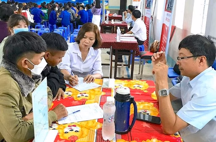 Hoạt động tư vấn hướng nghiệp v&agrave; giải quyết việc l&agrave;m cho thanh ni&ecirc;n trong qu&yacute; I/2026