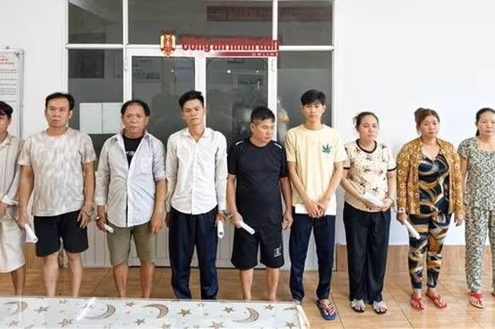 Cần Thơ: Triệt phá băng nhóm 10 đối tượng dàn cảnh cướp giật tài sản