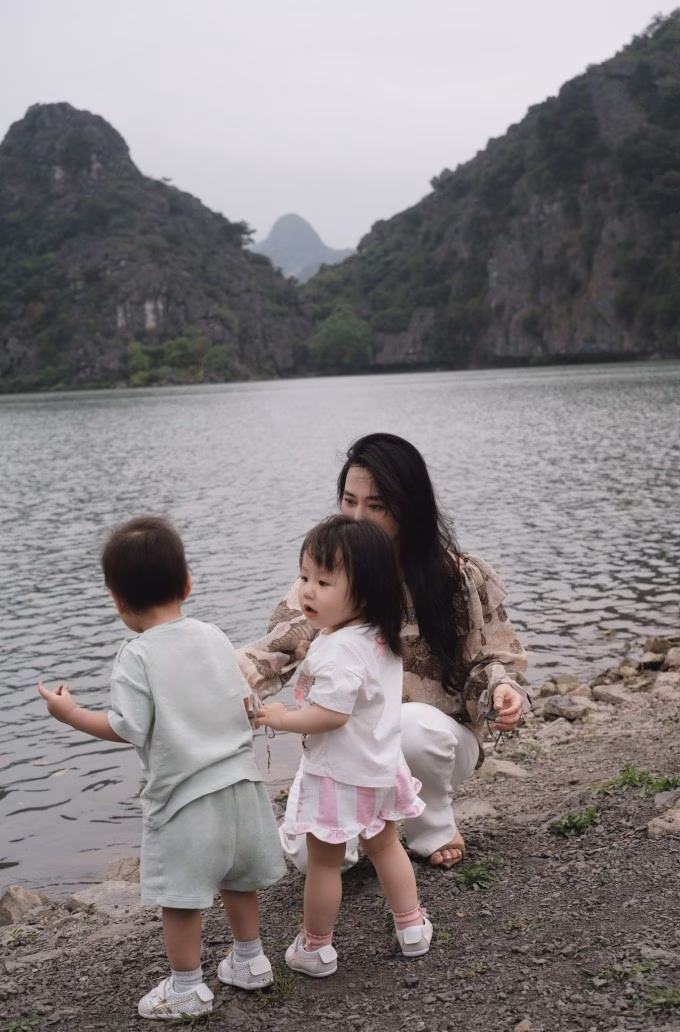 N&eacute;t đ&aacute;ng y&ecirc;u của hai b&eacute; Jimmy v&agrave; Jenny nh&agrave; Phương Oanh