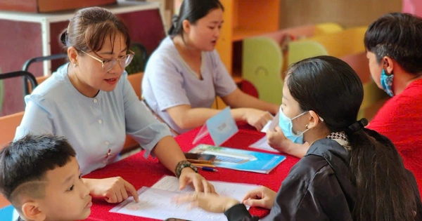 Chiến lược “Bình dân học vụ số”: Giải bài toán khoảng cách công nghệ