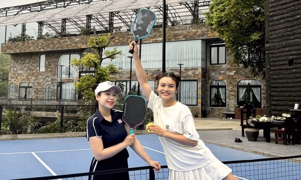 NSND Phạm Phương Thảo hé lộ biệt phủ 10.000m2 với sân pickleball hiện đại