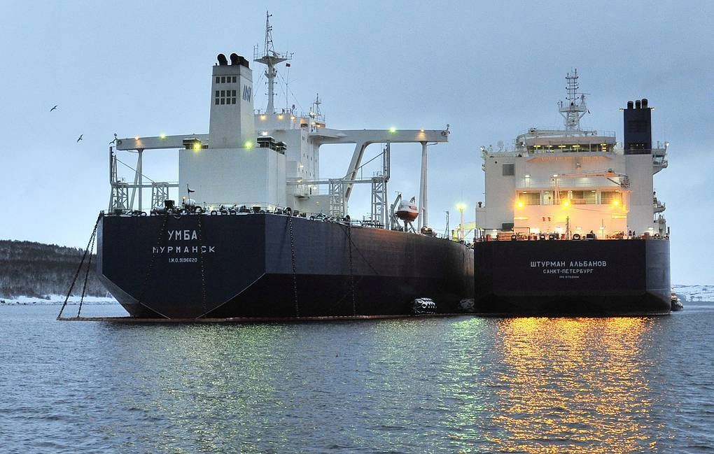 Hai t&agrave;u chở dầu của Nga vận chuyển năng lượng đến ch&acirc;u &Aacute;