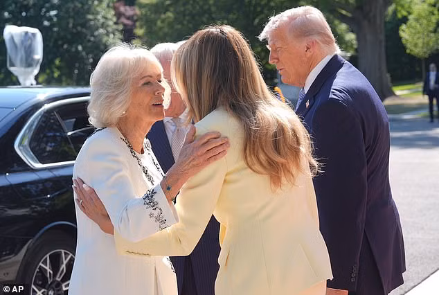 Vua Charles III v&agrave; Ho&agrave;ng hậu Camilla trong chuyến thăm cấp nh&agrave; nước tới Mỹ
