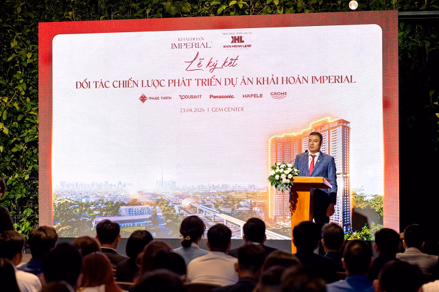 Đại diện Khải Ho&agrave;n Land ph&aacute;t biểu về ti&ecirc;u chuẩn Bespoke