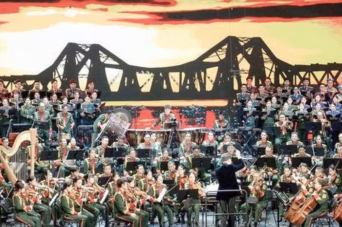 Hà Nội bùng nổ chuỗi nghệ thuật kỷ niệm 30/4: Khi truyền thống hòa nhịp đương đại