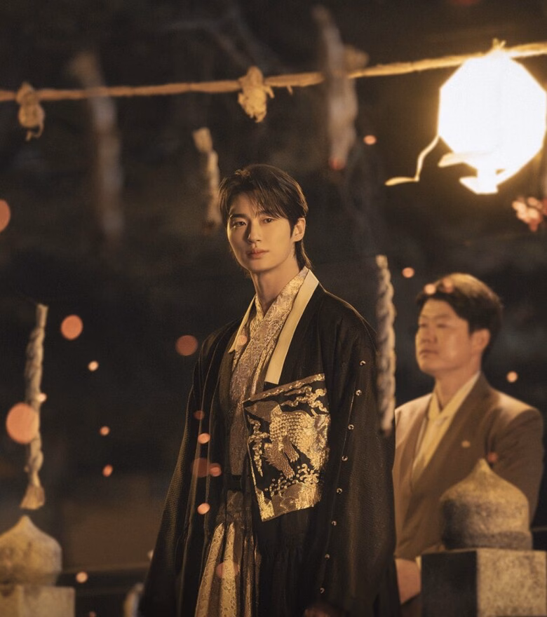Nhan sắc cực phẩm của Byeon Woo Seok trong vai Đại qu&acirc;n