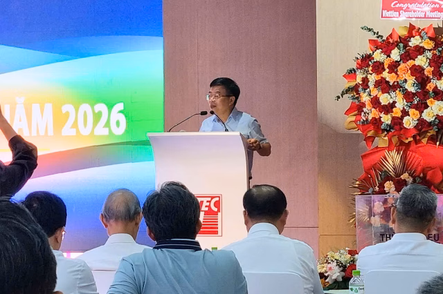 &Ocirc;ng L&ecirc; Tiến Trường ph&acirc;n t&iacute;ch về m&ocirc; h&igrave;nh logistics thời trang cho Việt Tiến