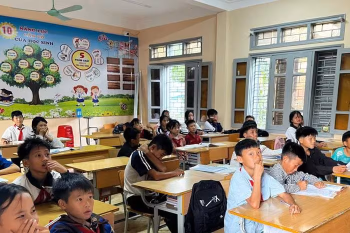 Điện Biên: Tiền Tăng Giờ Giáo Viên – Khi Ngân Sách ‘Im Lặng’, Cá Nhân ‘Lên Tiếng’