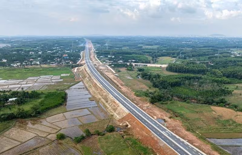 Đột phá hạ tầng: Khánh thành cao tốc Quảng Ngãi-Hoài Nhơn và thông xe tuyến Khánh Hòa-Buôn Ma Thuột
