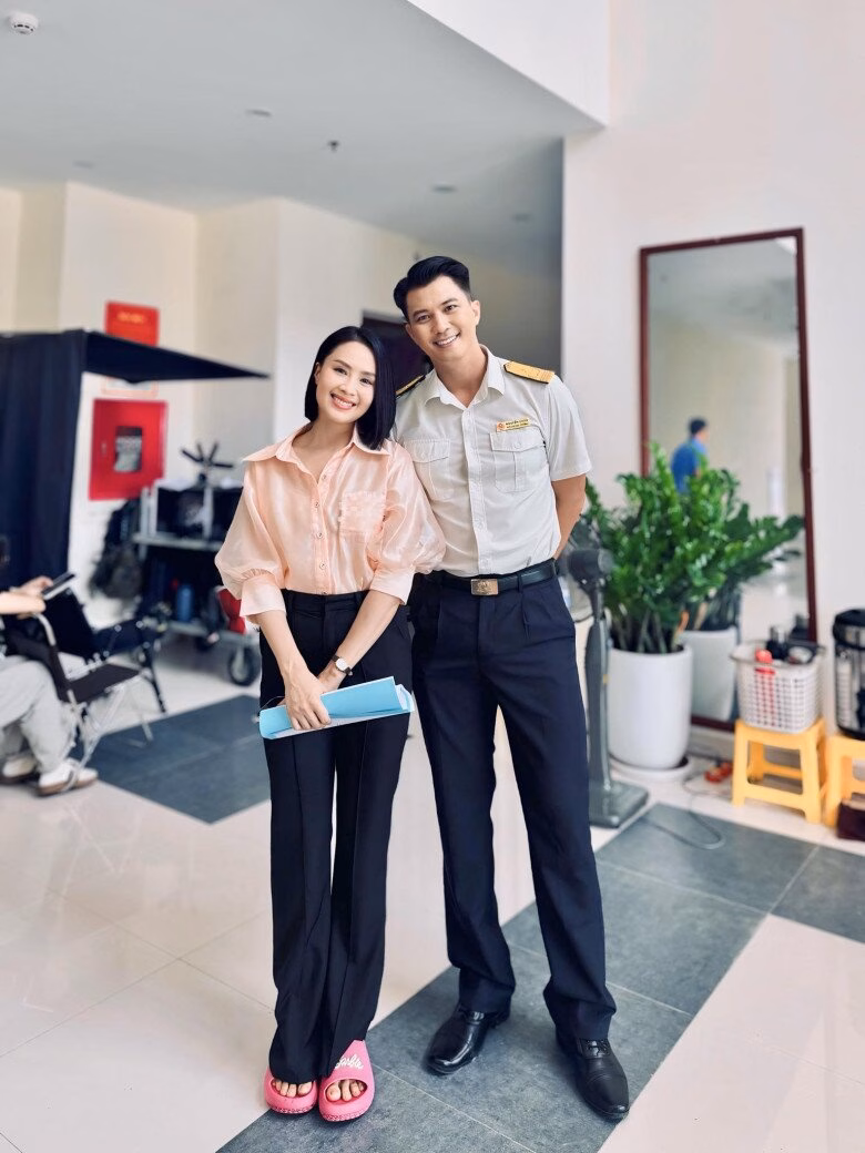 H&agrave; Việt Dũng trong những ng&agrave;y đầu chập chững bước v&agrave;o nghề diễn