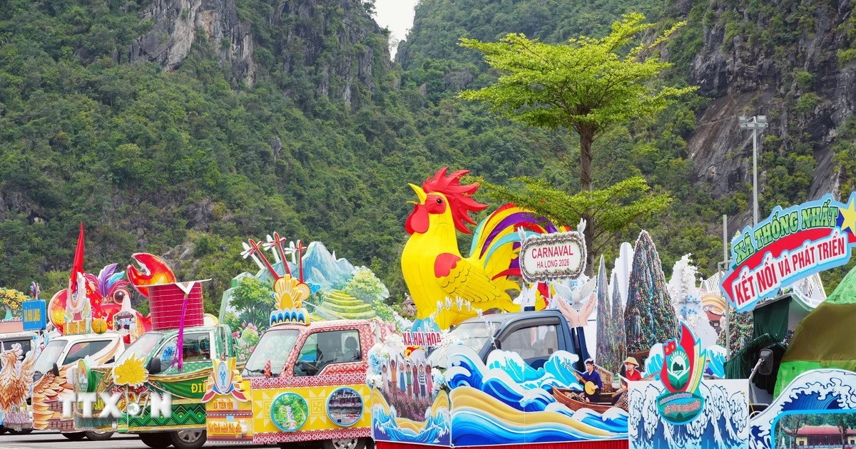 Carnaval Hạ Long 2026: Mãn nhãn với dàn xe mô hình “Kỳ quan bừng sáng”