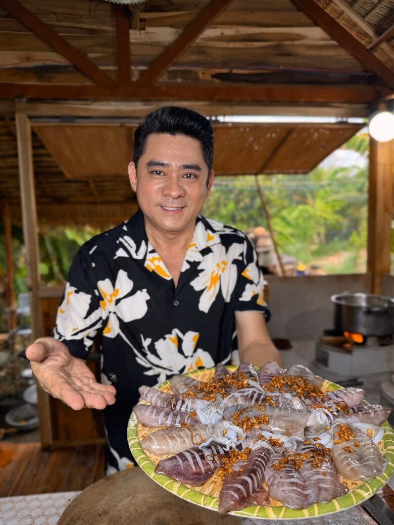 Huỳnh Anh Tuấn ứng dụng c&ocirc;ng nghệ AI trong c&aacute;c video ẩm thực