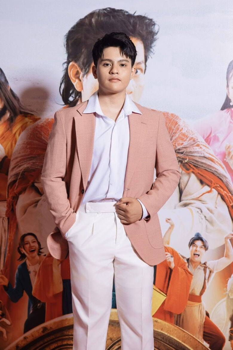 Thanh Th&uacute;y tự h&agrave;o về sự điềm đạm v&agrave; hiểu chuyện của con trai C&agrave; Ph&ecirc;