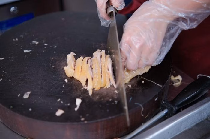 Qu&aacute;n phở g&agrave; truyền thống tại H&agrave; Nội