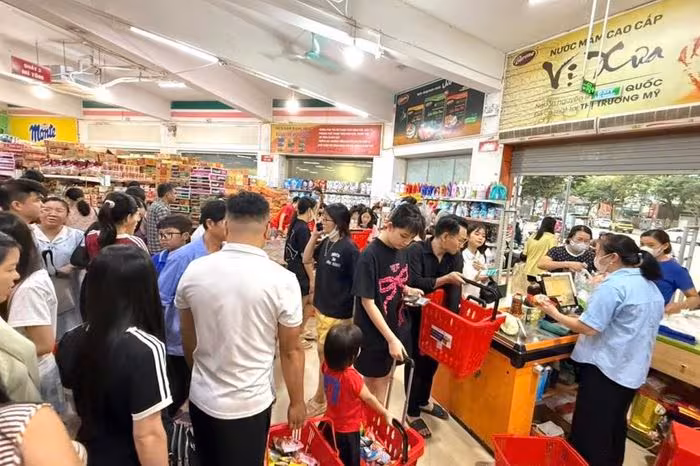 Thị trường hàng hóa dịp lễ: Nguồn cung dồi dào, giá cả ổn định