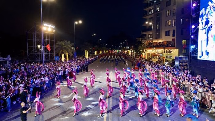 Chi tiết trang phục lễ hội