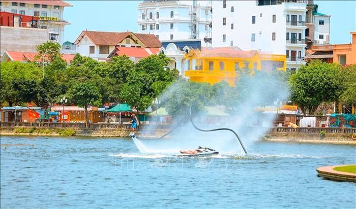 To&agrave;n cảnh sự kiện Tự h&agrave;o Hoa Lư tại Ninh B&igrave;nh
