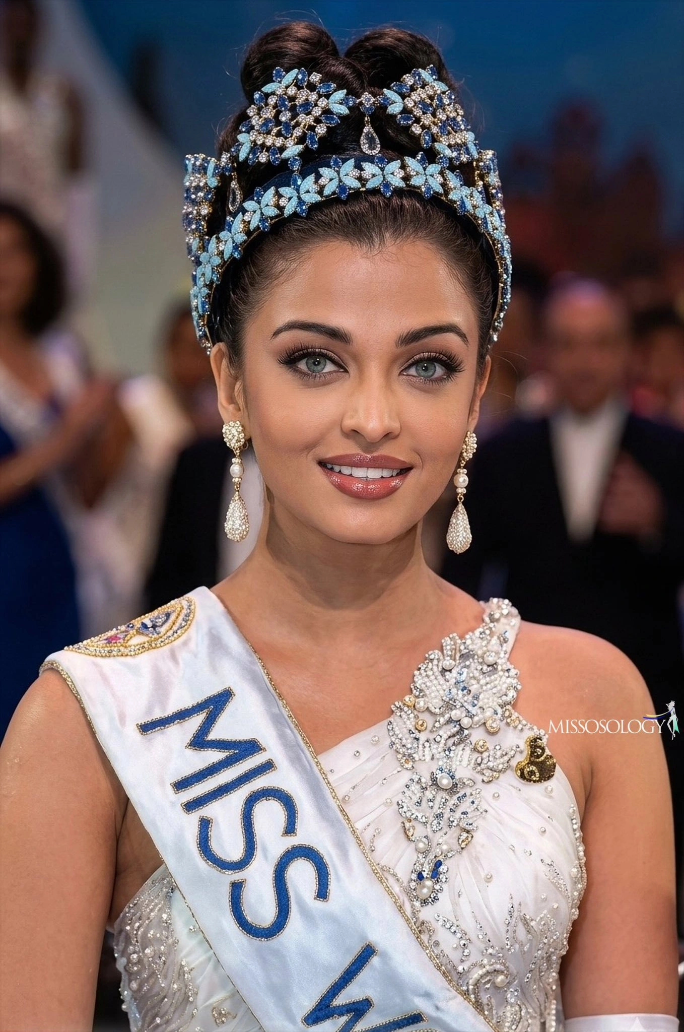 Aishwarya Rai thời mới v&agrave;o nghề người mẫu