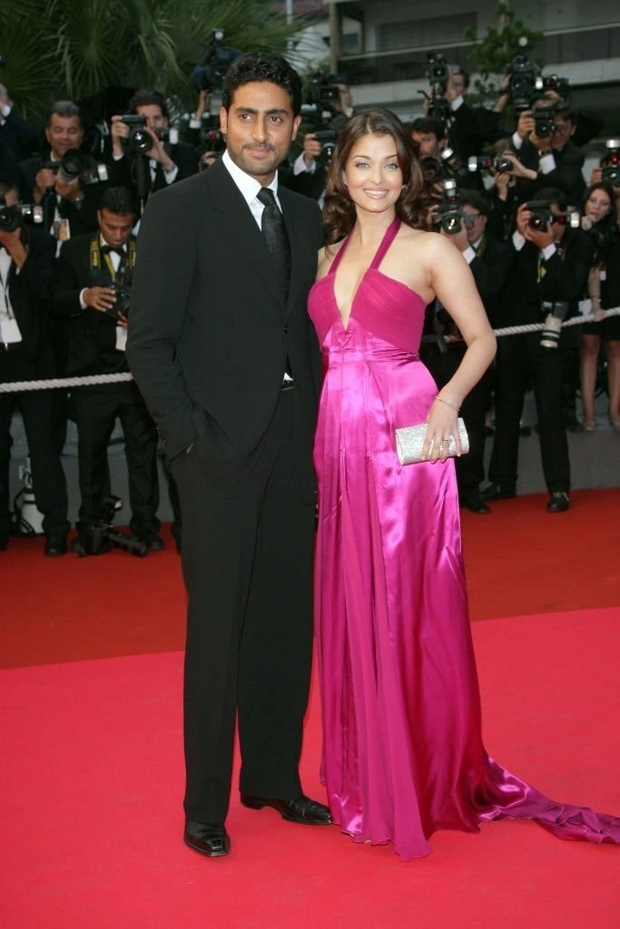 Aishwarya Rai rạng rỡ b&ecirc;n gia đ&igrave;nh