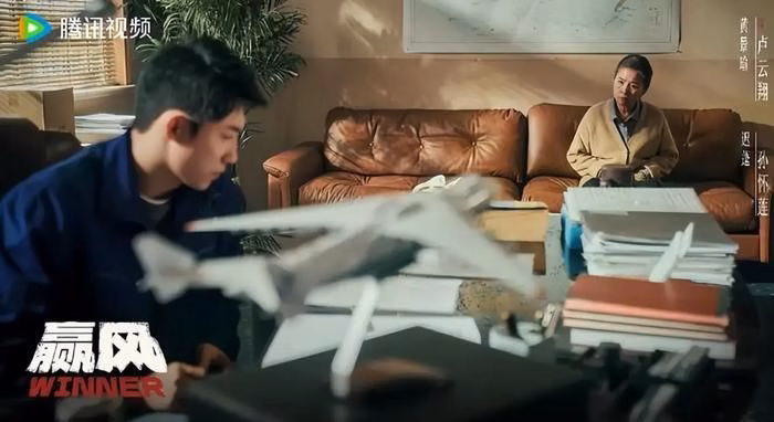 Cảnh quay trong phim Doanh Phong về ng&agrave;nh chuyển ph&aacute;t nhanh