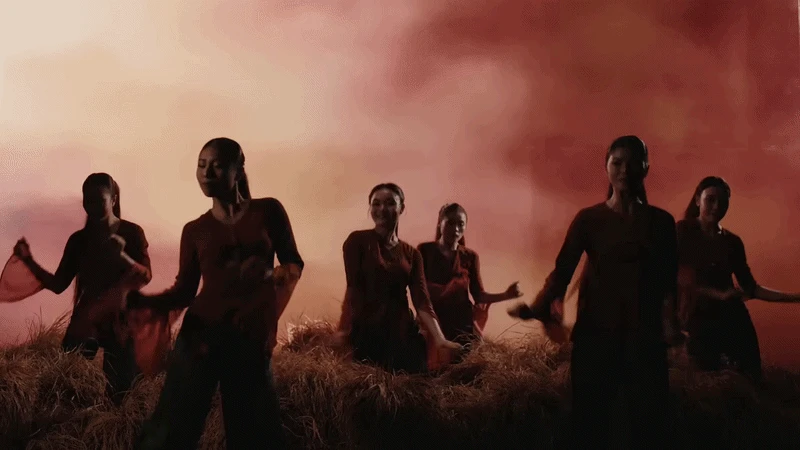 Ch&acirc;u Đăng Khoa giải th&iacute;ch về dụng &yacute; s&aacute;ng t&aacute;c c&acirc;u h&aacute;t g&acirc;y tranh c&atilde;i