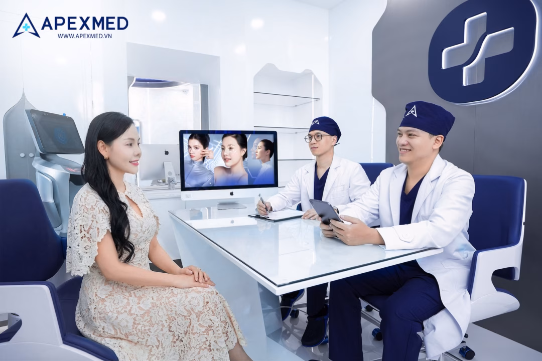 Diễn vi&ecirc;n Huyền Trang thăm kh&aacute;m tại Thẩm mỹ Apexmed