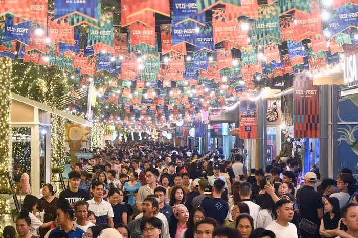 Du lịch Quảng Ninh bùng nổ dịp lễ Giỗ Tổ: Thu 1.345 tỷ đồng