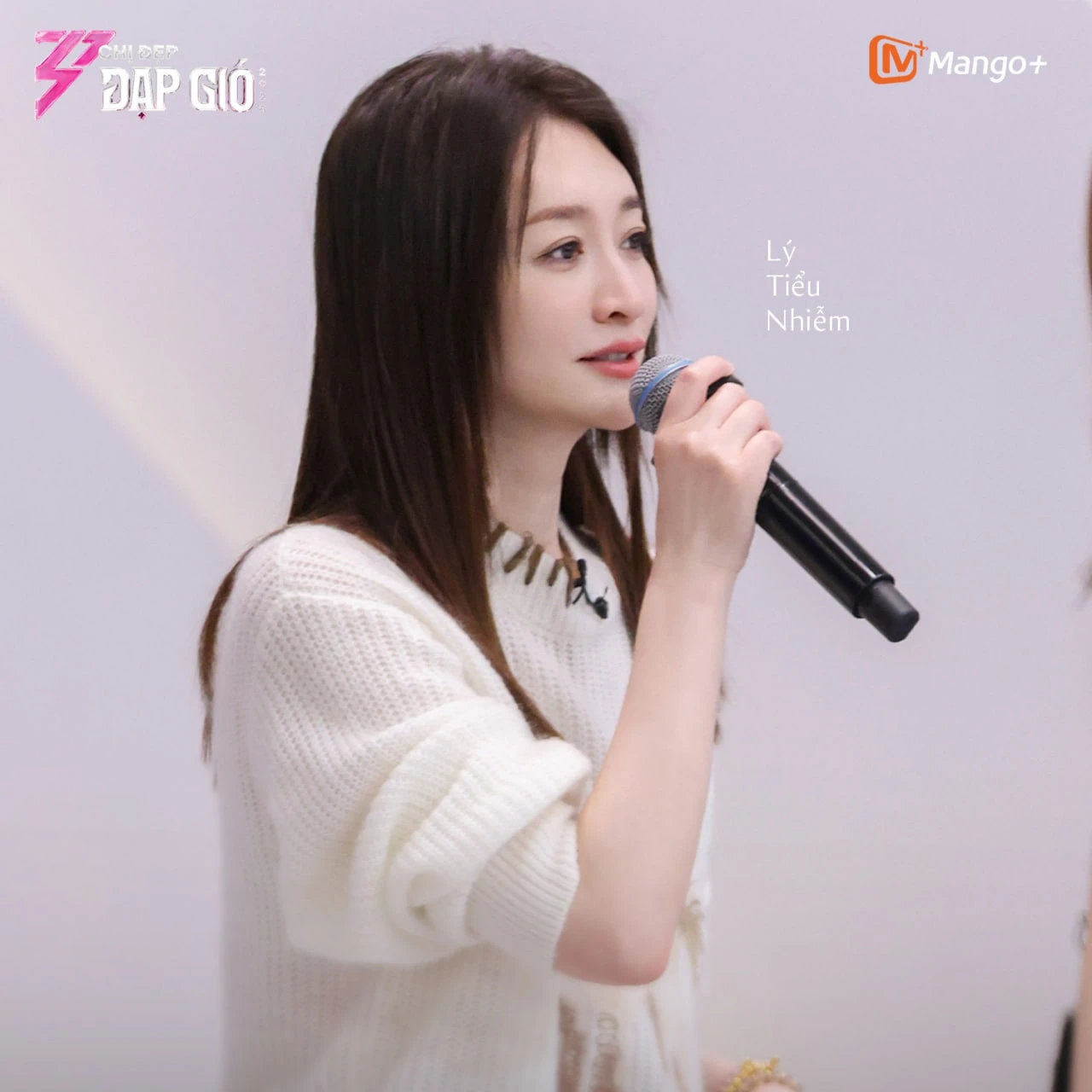 Khoảnh khắc g&acirc;y tranh c&atilde;i trong m&agrave;n tr&igrave;nh diễn đầu ti&ecirc;n của L&yacute; Tiểu Nhiễm