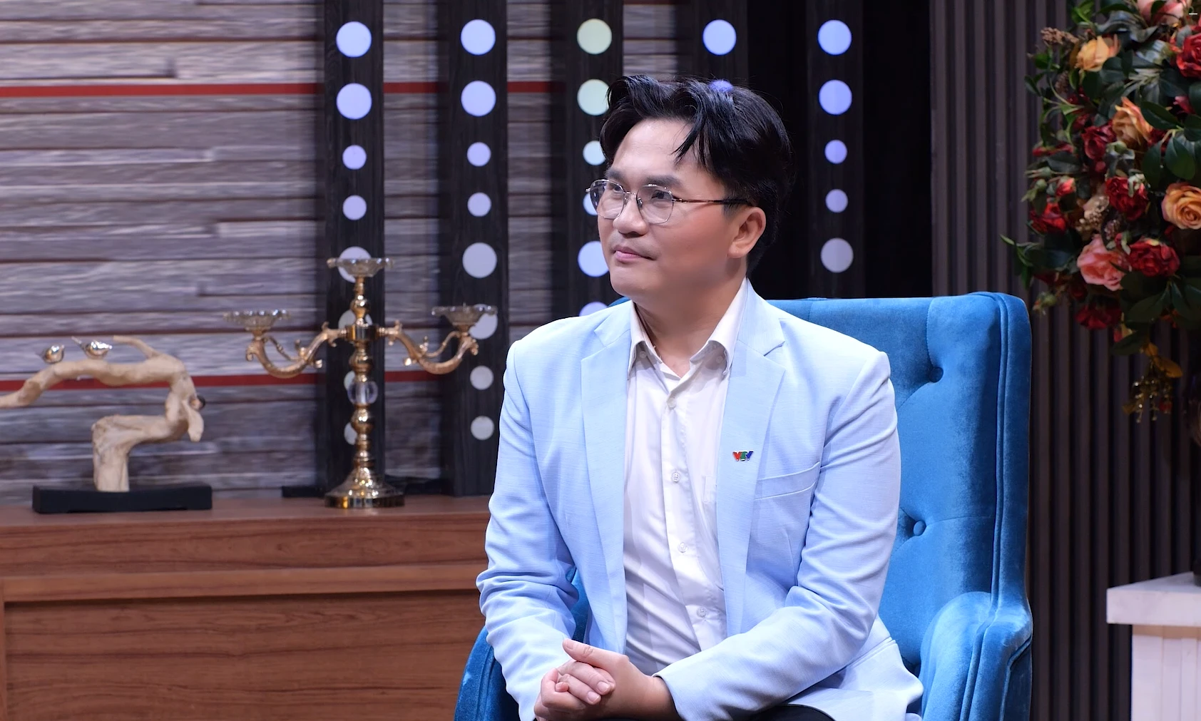 MC Đại Nghĩa lắng nghe c&acirc;u chuyện về c&aacute;ch xử l&yacute; ghen tu&ocirc;ng tinh tế của b&agrave; Diễm