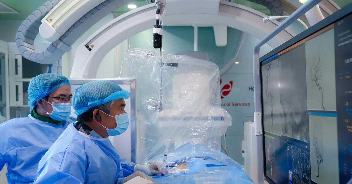 Suýt bị cắt cụt chân vì nhầm hội chứng May-Thurner với đau mỏi nghề nghiệp