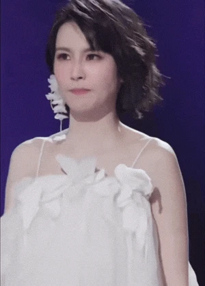 Vẻ đẹp thanh lịch của Tăng B&aacute;i Từ