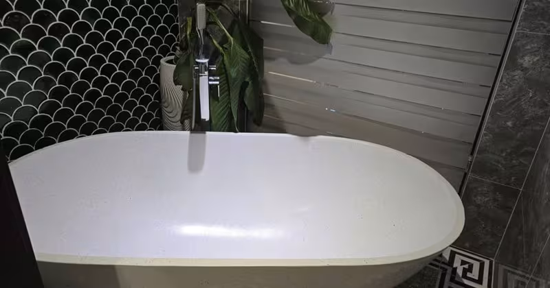 Top 4 Chất Liệu Bồn Tắm Bền Đẹp: Bí Quyết Chọn Đúng Cho Phòng Tắm