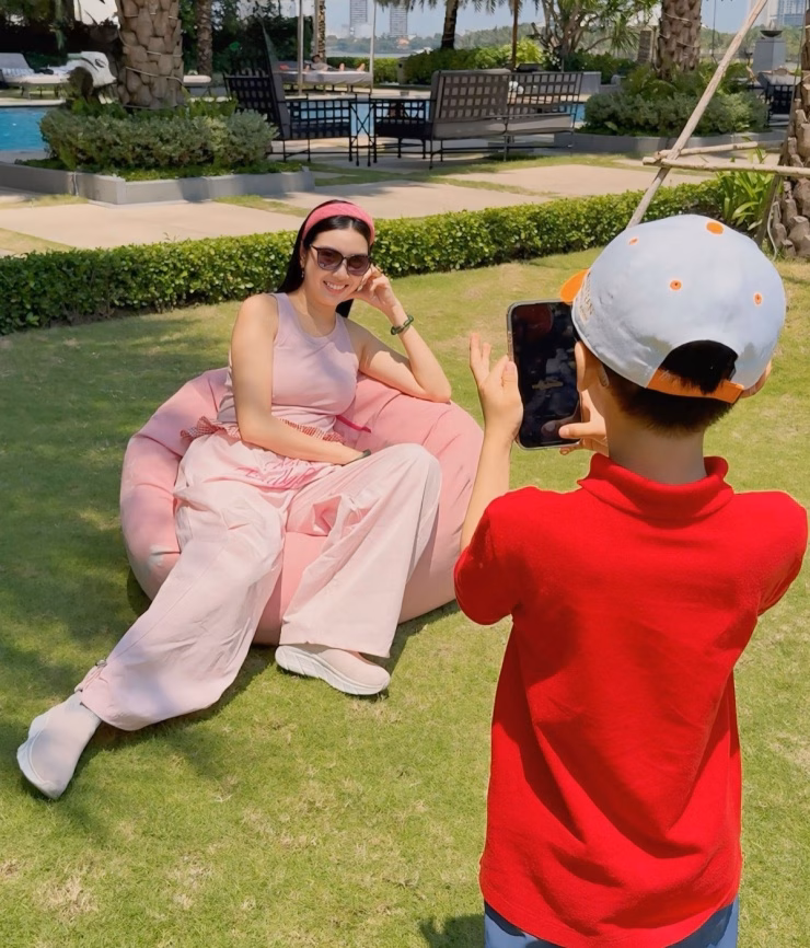 Ca sĩ Đoan Trang c&ugrave;ng gia đ&igrave;nh nghỉ lễ tại Hội An