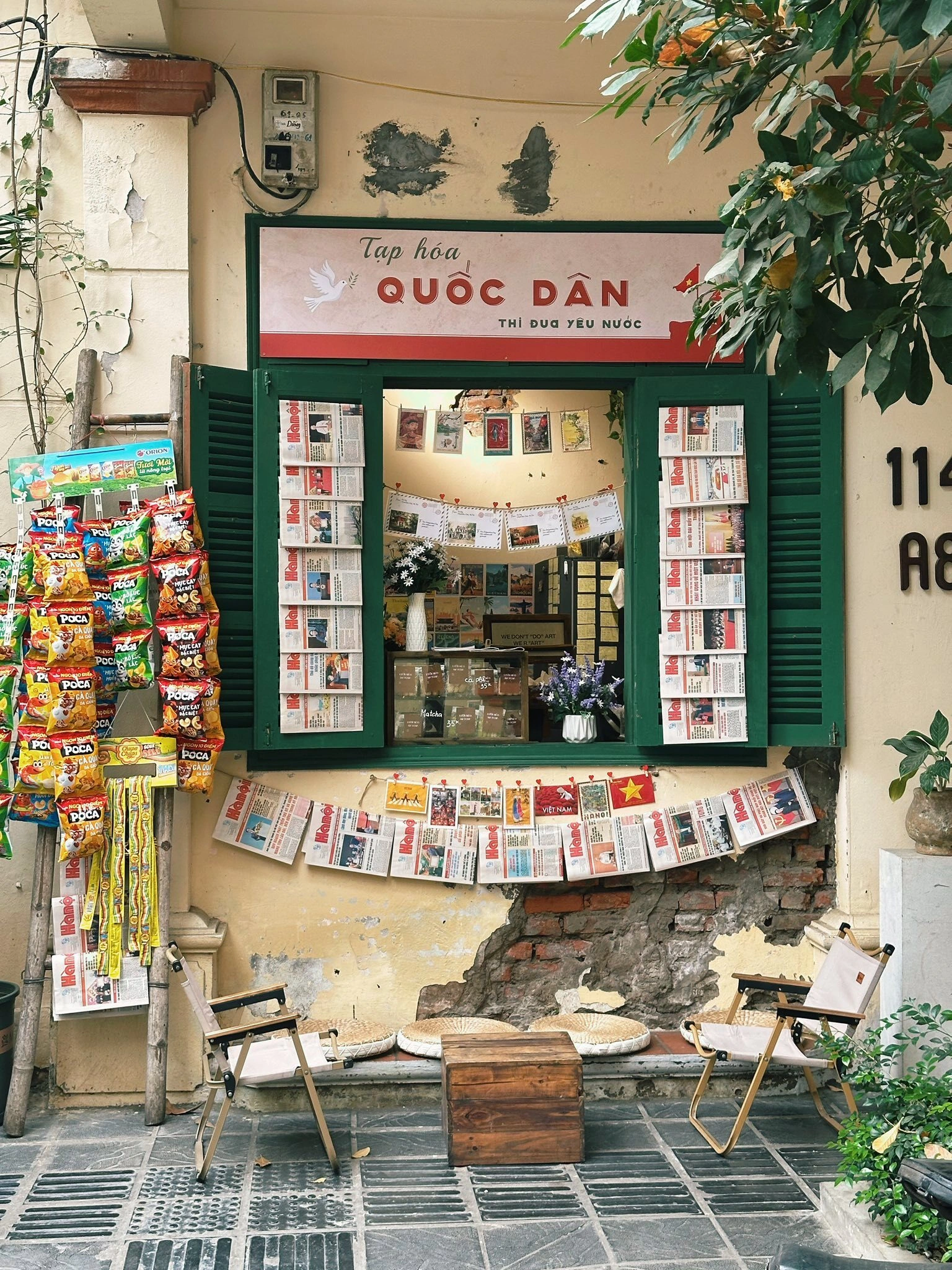 G&oacute;c chụp ảnh ho&agrave;i niệm phong c&aacute;ch tiệm tạp h&oacute;a cũ tại qu&aacute;n Bơ đ&acirc;y