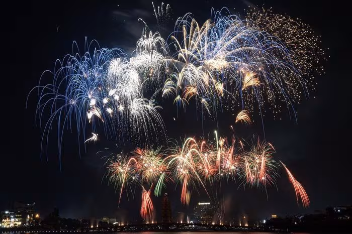 Mãn nhãn màn trình diễn pháo hoa nghệ thuật chào mừng Giỗ Tổ Hùng Vương 2026