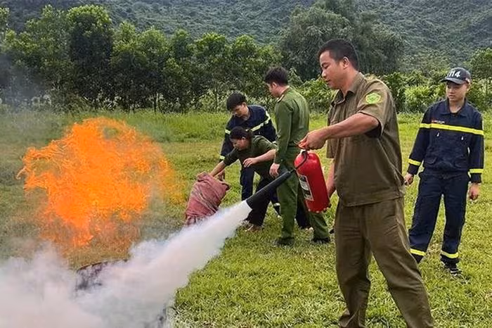 Nâng cao năng lực ứng phó hỏa hoạn: 390 cán bộ cơ sở được huấn luyện PCCC&CNCH chuyên sâu