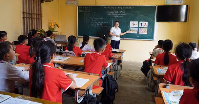 Sáp nhập xã: Điều kiện hưởng hỗ trợ 70% học phí cho sinh viên dân tộc