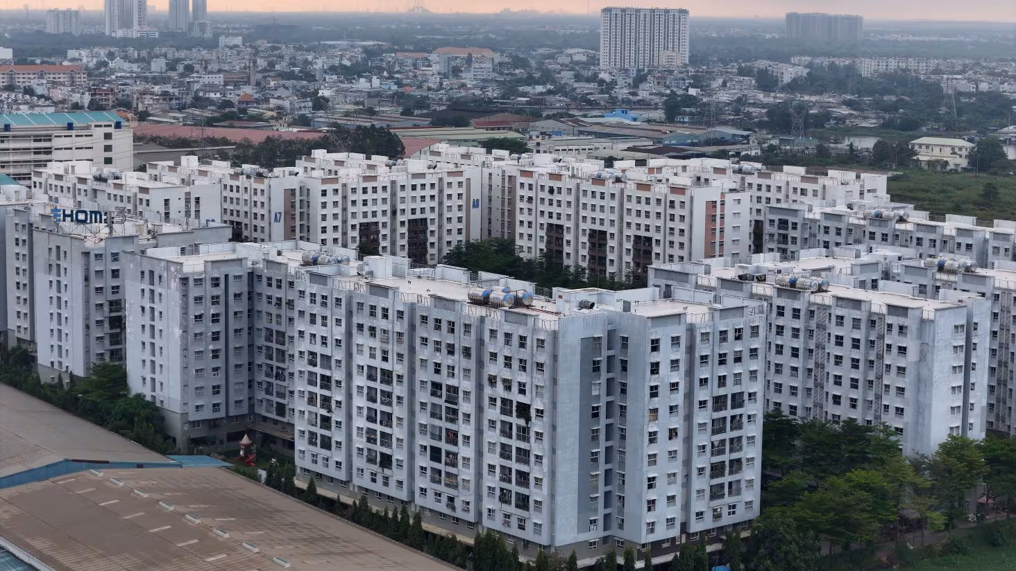 Thị trường Bất động sản 2026: Áp lực nợ trái phiếu và bài toán thanh khoản