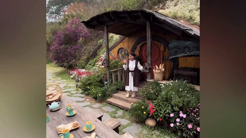 To&agrave;n cảnh ng&ocirc;i l&agrave;ng người t&iacute; hon đẹp như cổ t&iacute;ch tại L&acirc;m Đồng